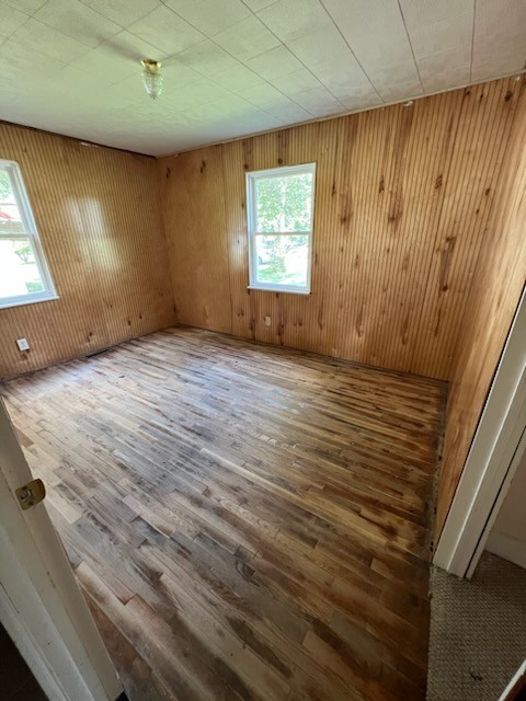 100 Park Circle Waverly, TN 37185 - Photo 17 of 32 an empty room with windows