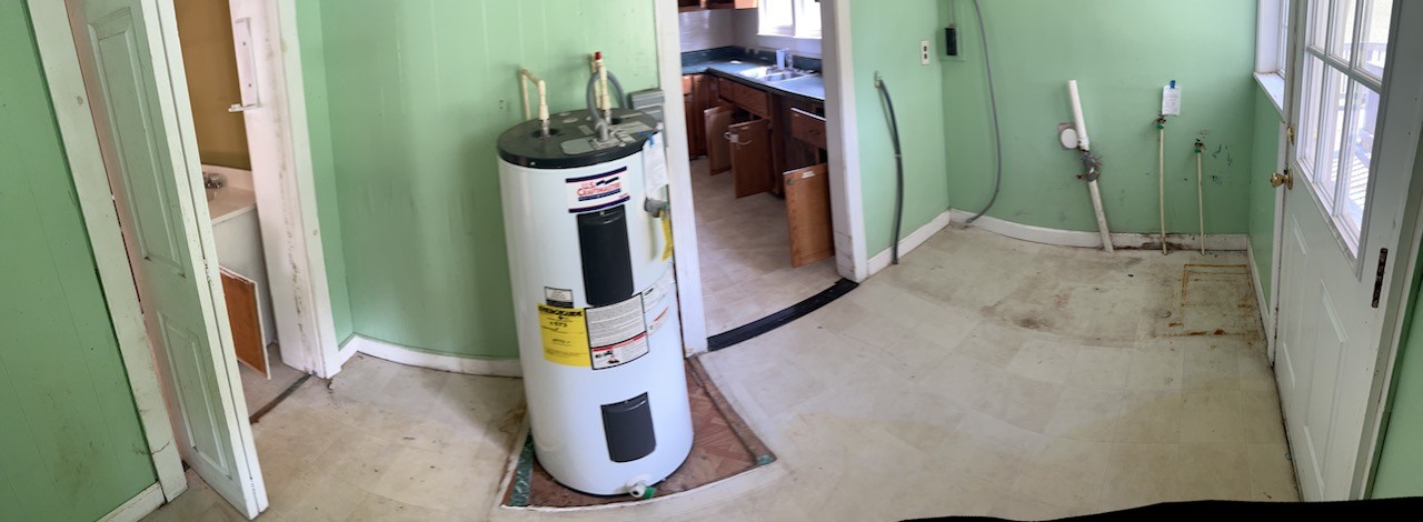 100 Park Circle Waverly, TN 37185 - Photo 32 of 32 a view of walk in closet