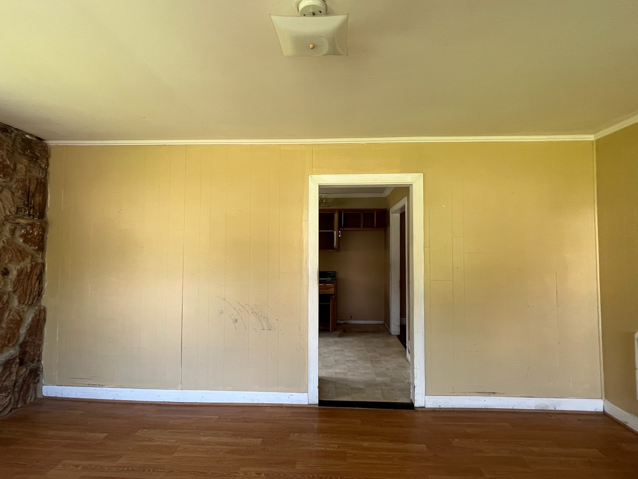 100 Park Circle Waverly, TN 37185 - Photo 7 of 32 a view of a room