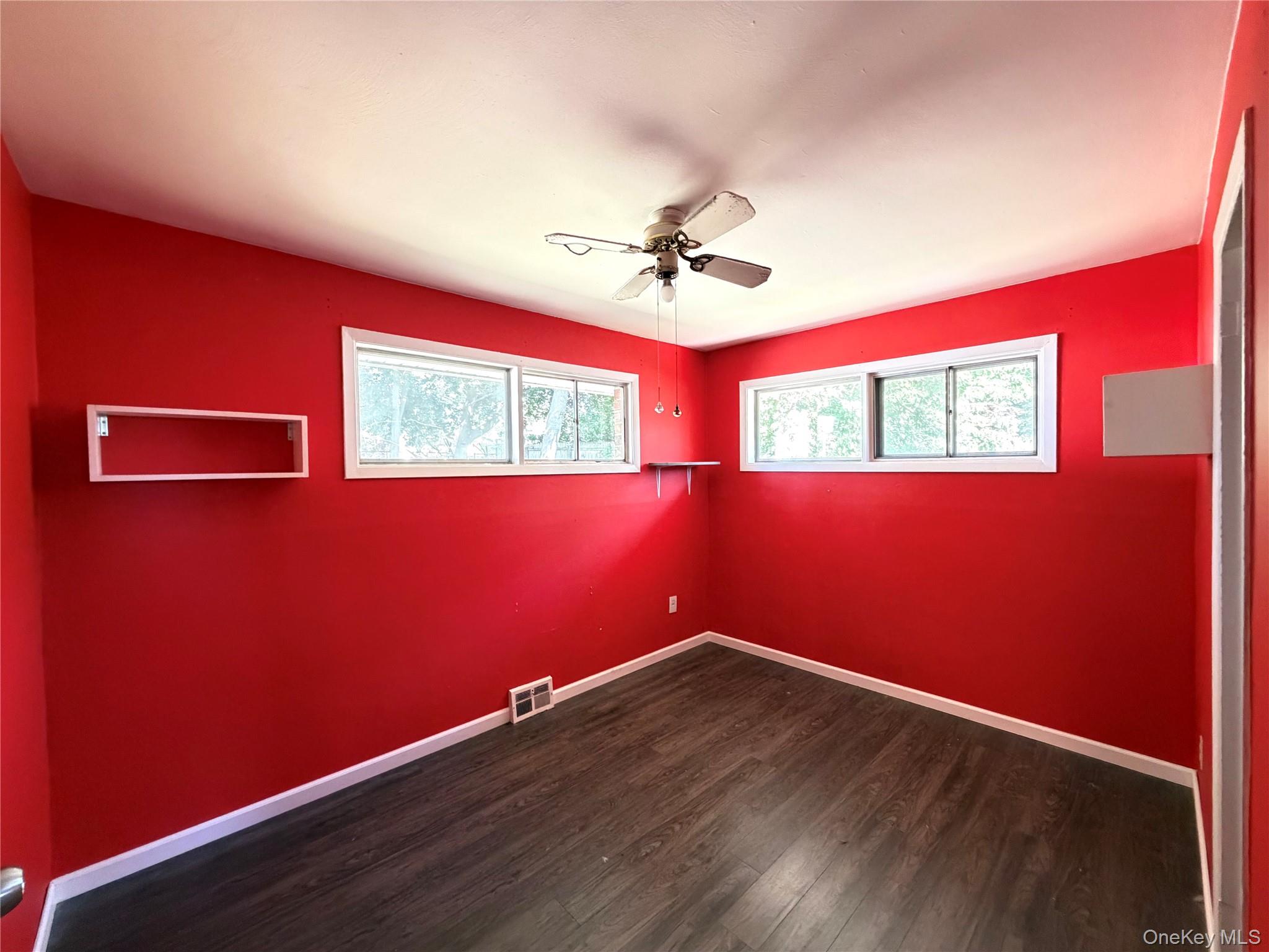 5 Robin Road Selden, NY 11784 - Photo 8 of 21