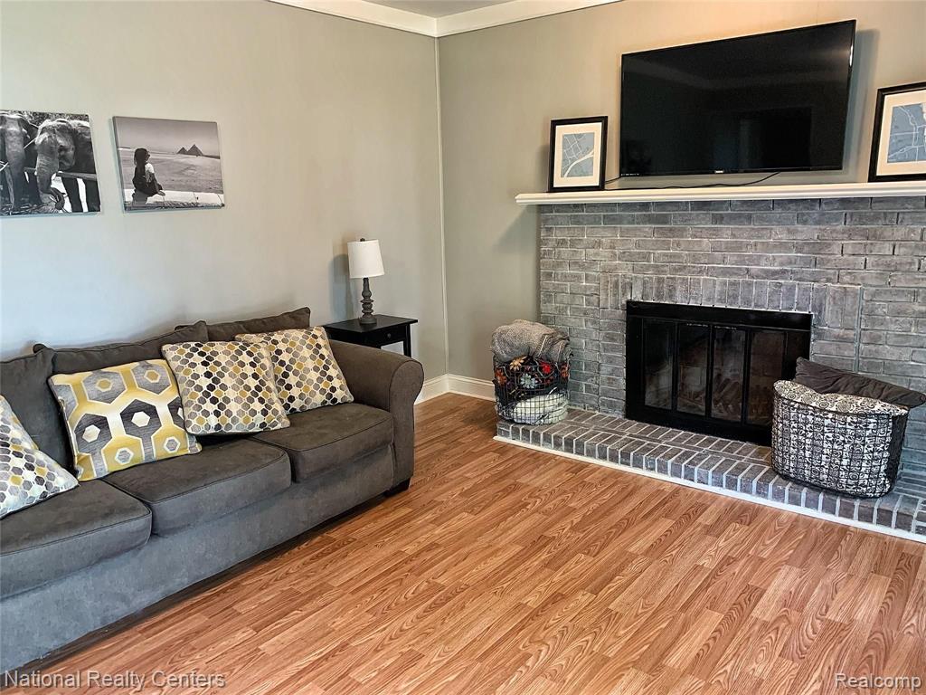 42252 Barchester Road Canton, MI 48187 - Photo 19 of 47