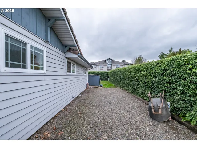 $445,000 | 4433 41st Avenue Northeast, Salem, OR 97305