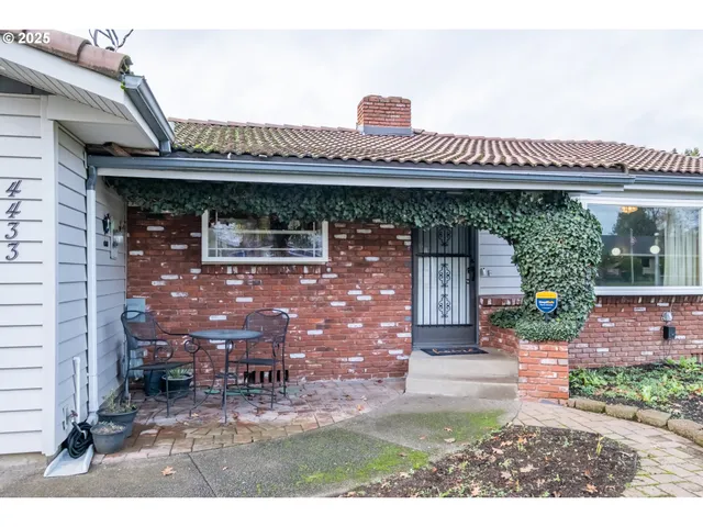 $445,000 | 4433 41st Avenue Northeast, Salem, OR 97305