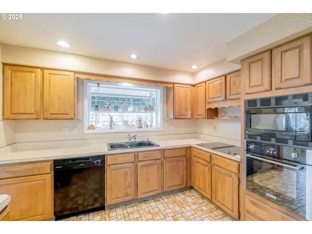 $445,000 | 4433 41st Avenue Northeast, Salem, OR 97305