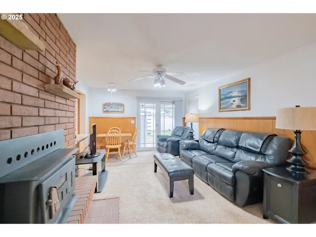 $445,000 | 4433 41st Avenue Northeast, Salem, OR 97305