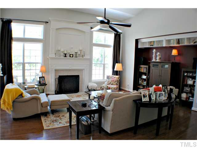 4008 Red Grape Drive Raleigh, NC 27607 - Photo 5 of 25 Den/Family/Great Room