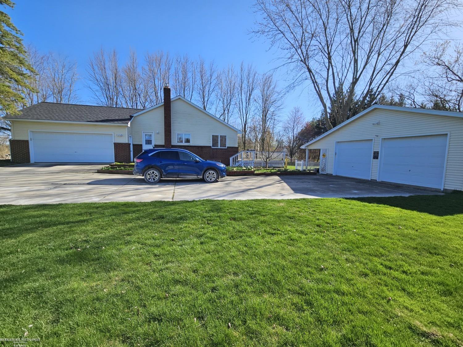 71071 Weeks Road Richmond, MI 48062 - Photo 4 of 39 Gallery Image 4
