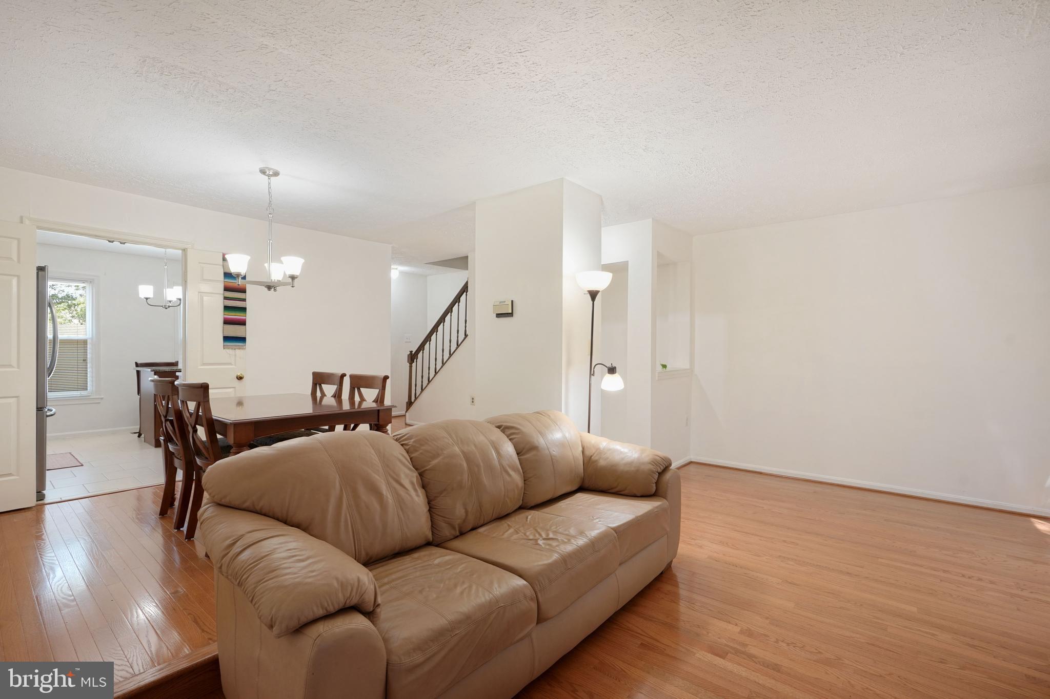 7385 Stream Way Springfield, VA 22152 - Photo 7 of 32 Gallery Image 7