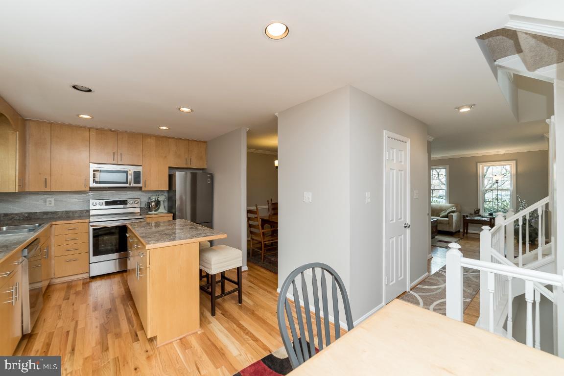 11968 Sentinel Point Court Reston, VA 20191 - Photo 16 of 45 Kitchen from Casual Dining
