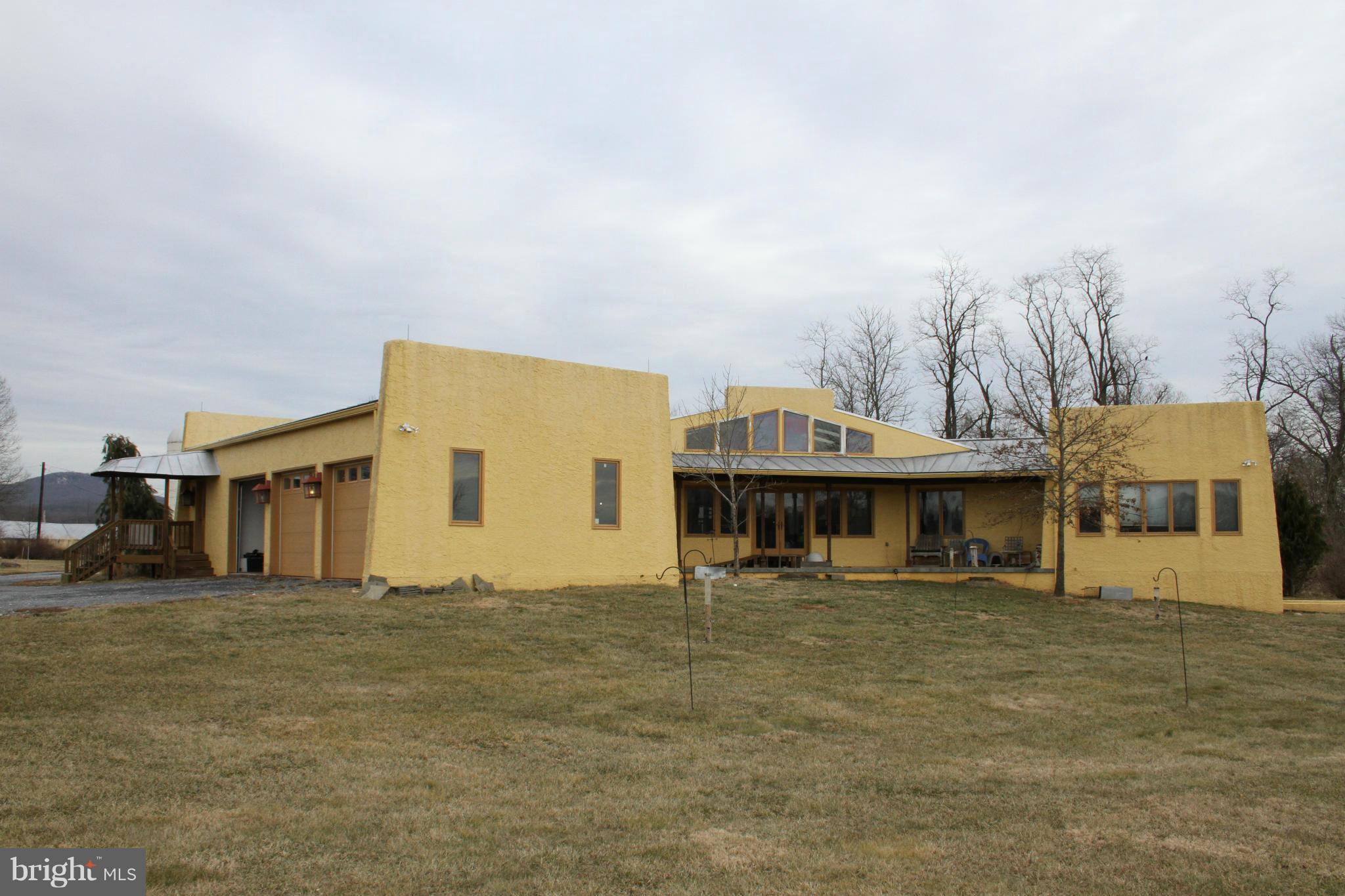 6441 Dickerson Road Dickerson, MD 20842 - Photo 8 of 13 Exterior (Rear)