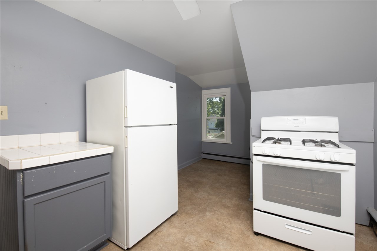 1719 Post Avenue Rockford, IL 61103 - Photo 19 of 29 a utility room with dryer and washer