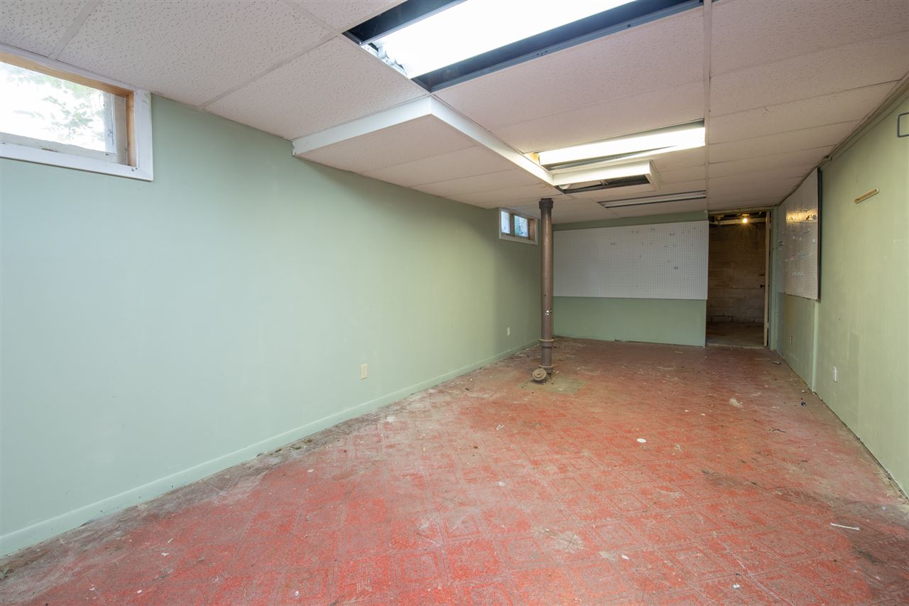 1719 Post Avenue Rockford, IL 61103 - Photo 26 of 29 an empty room with windows