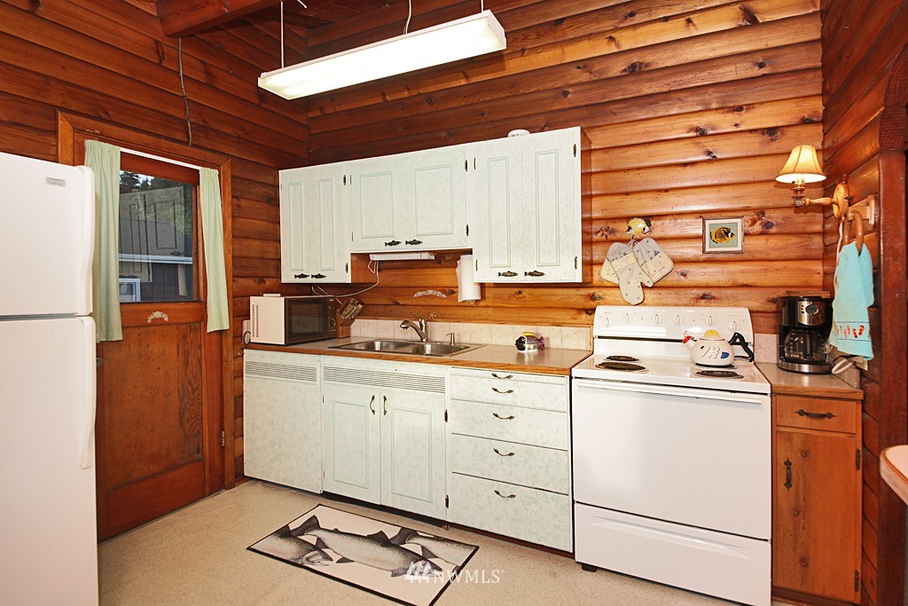 7590 Maxwelton Road Clinton, WA 98236 - Photo 8 of 17