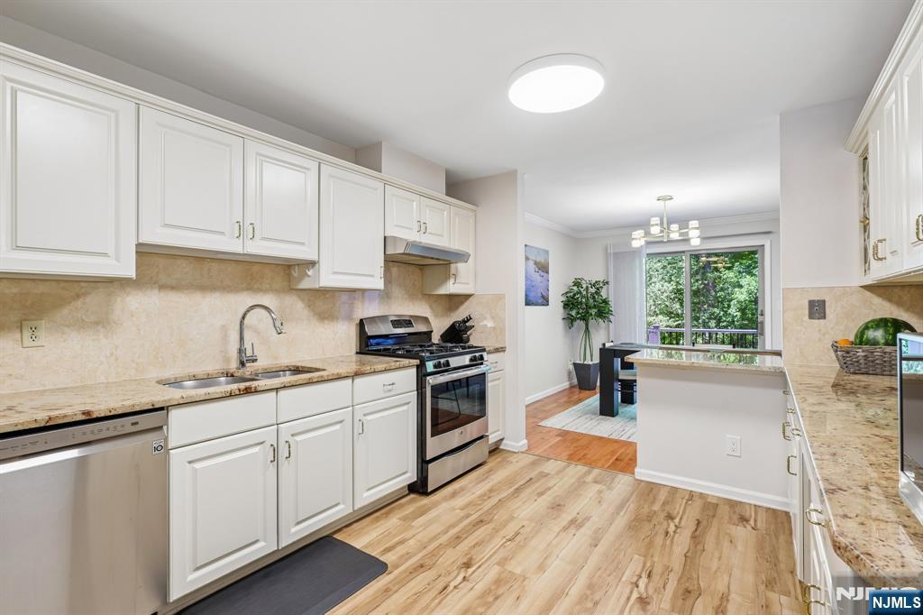 40 Rio Vista Drive Allendale, NJ 07401 - Photo 11 of 33