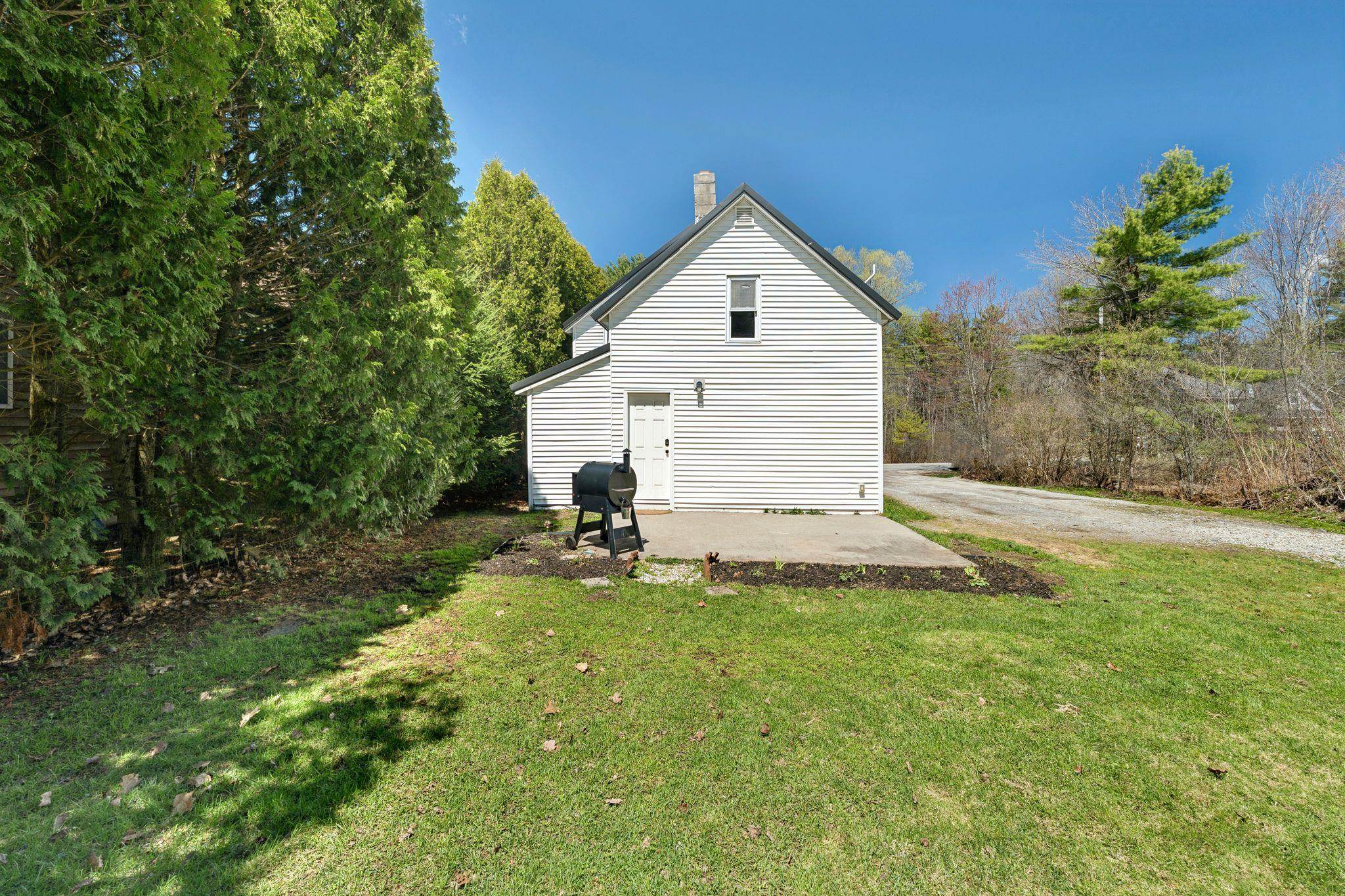 207 Maple Street Newport, NH 03773 - Photo 30 of 33