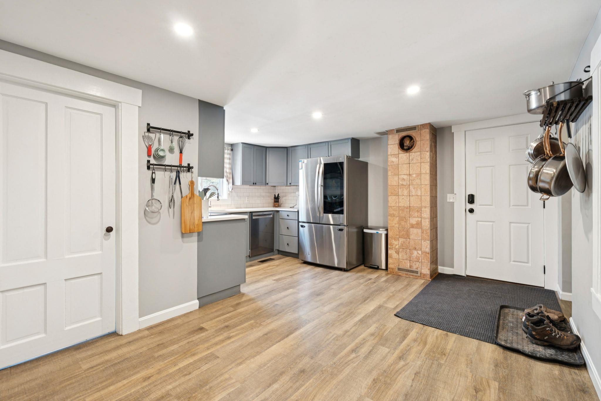 207 Maple Street Newport, NH 03773 - Photo 3 of 33