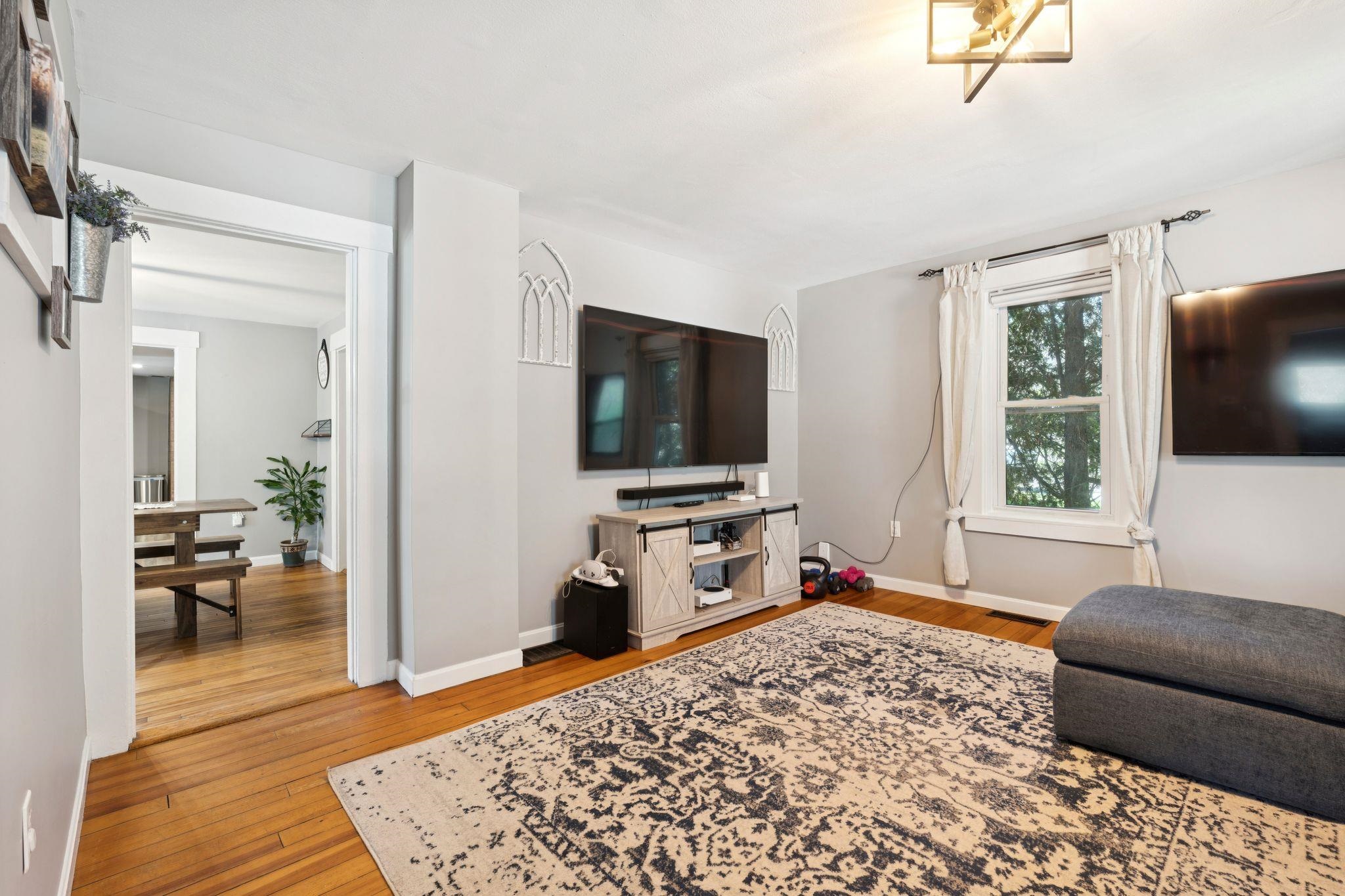 207 Maple Street Newport, NH 03773 - Photo 8 of 33