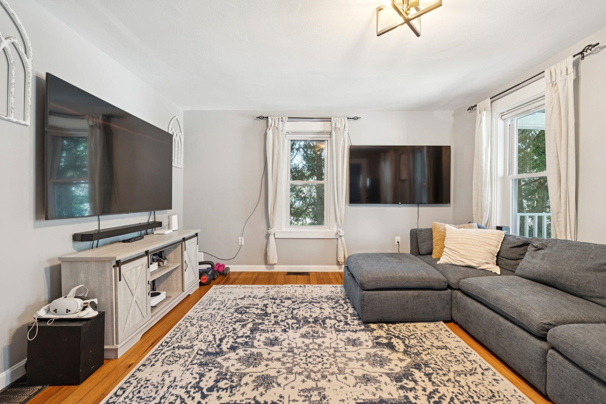 207 Maple Street Newport, NH 03773 - Photo 9 of 33