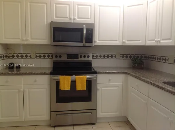 $2,300 | 16246 Laurel Drive, Unit 104, Weston, FL 33326