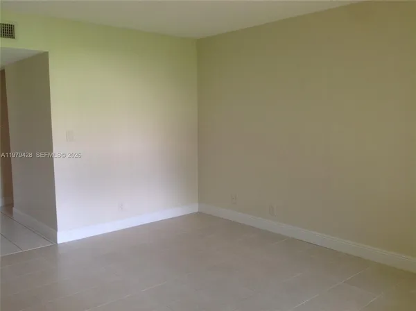 $2,300 | 16246 Laurel Drive, Unit 104, Weston, FL 33326