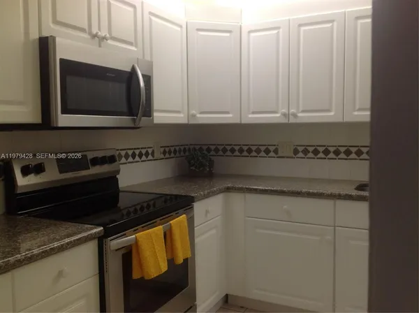 $2,300 | 16246 Laurel Drive, Unit 104, Weston, FL 33326