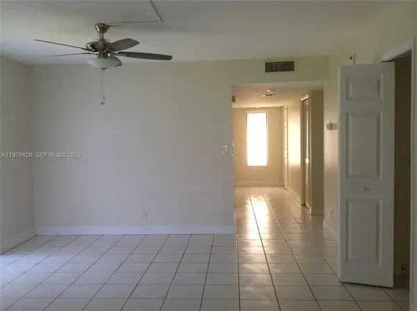 $2,300 | 16246 Laurel Drive, Unit 104, Weston, FL 33326