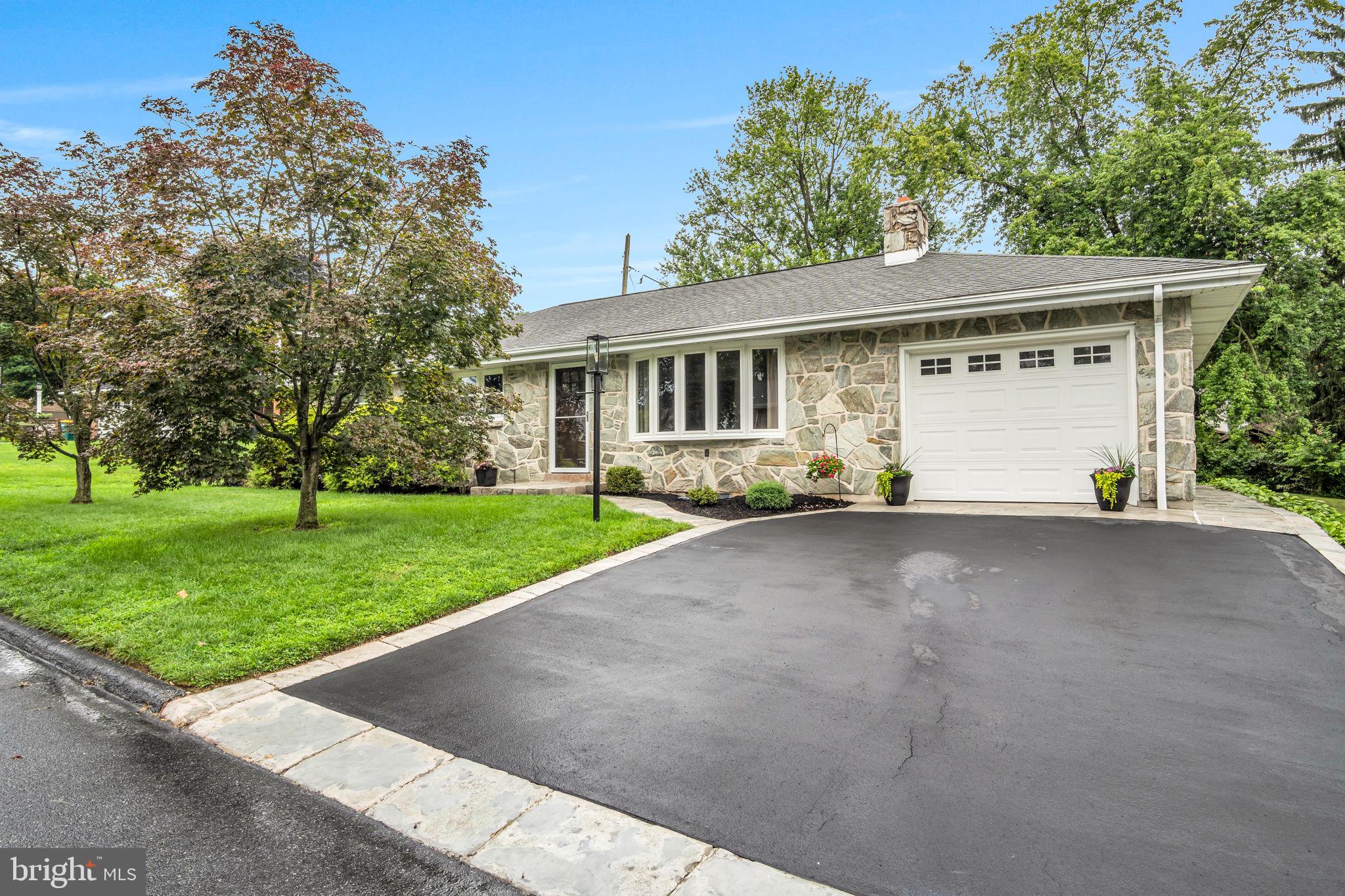 458 Leearden Road Hershey, PA 17033 - Photo 5 of 40 Gallery Image 5