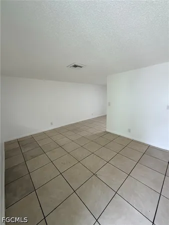 $1,200 | 286-296 Lowell Avenue, Unit 286, North Fort Myers, FL 33917