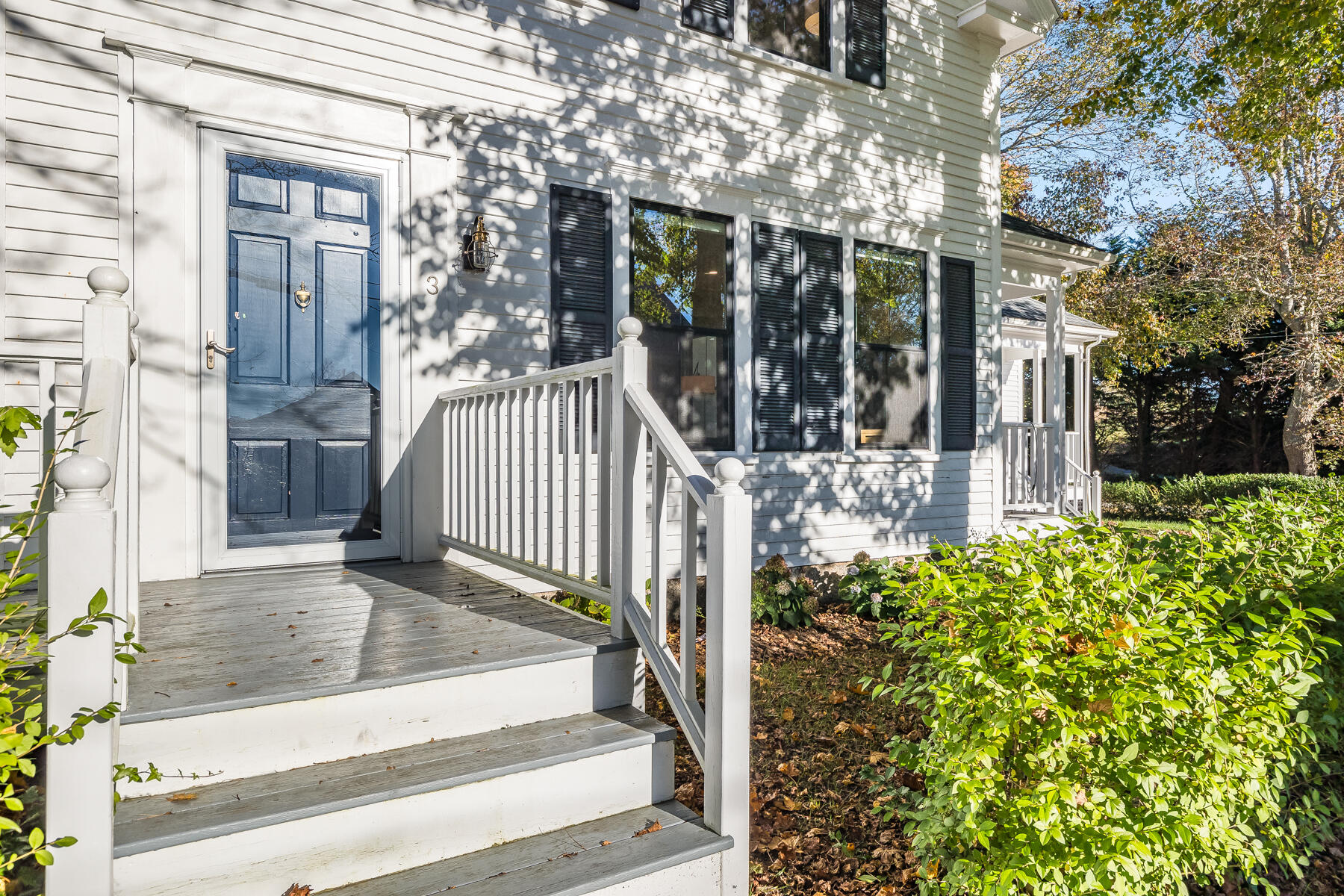 3 High Street Falmouth, MA 02543 - Photo 4 of 52 a view of a entrance of the house