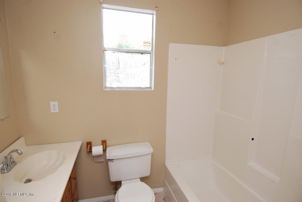 1047 Ellis Road South Jacksonville, FL 32205 - Photo 4 of 8 DSC_26240004.JPG