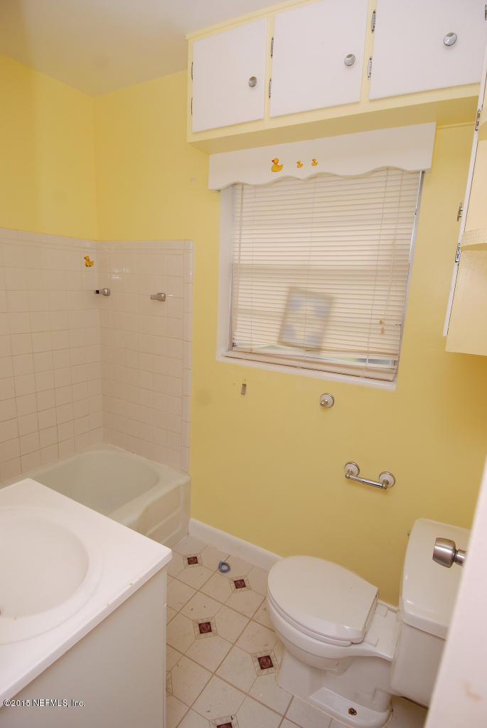 1047 Ellis Road South Jacksonville, FL 32205 - Photo 6 of 8 DSC_26290009.JPG