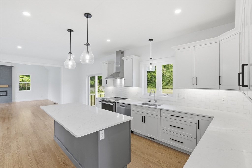 294 Salem Road Dracut, MA 01826 - Photo 10 of 33