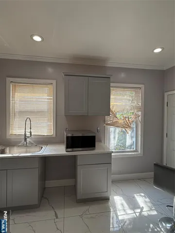 $2,500 | 753 South 11th Street, Unit 1, Newark, NJ 07103