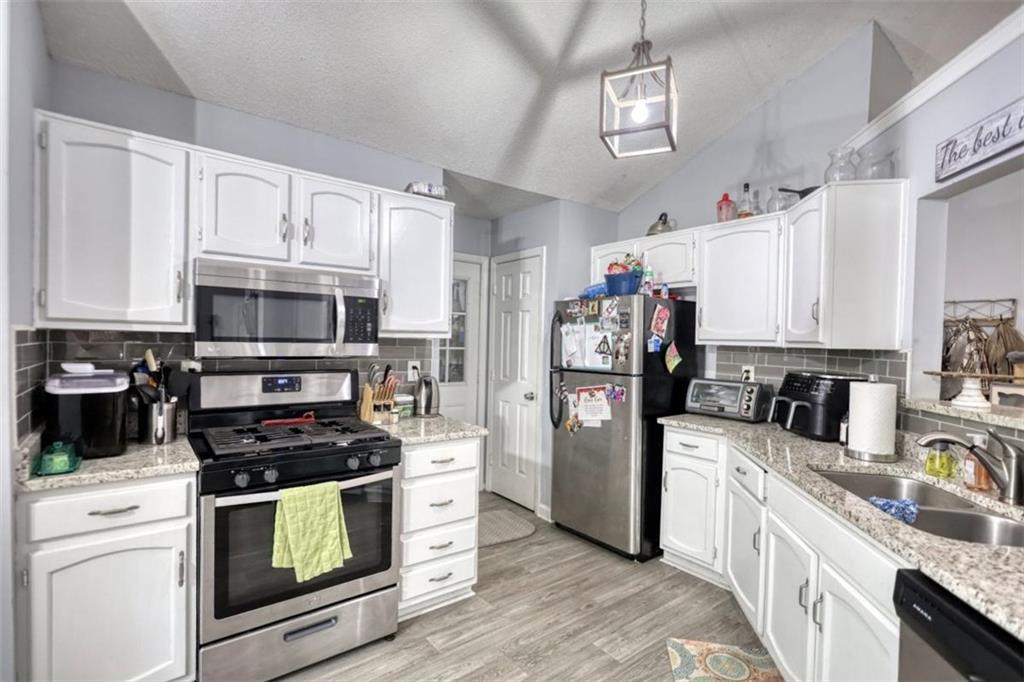 2206 Ridgewood Court Northeast Conyers, GA 30013 - Photo 12 of 49