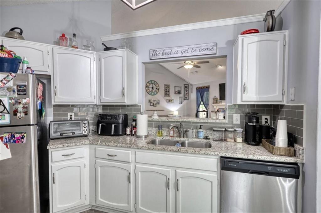 2206 Ridgewood Court Northeast Conyers, GA 30013 - Photo 14 of 49