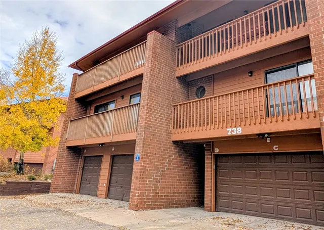 a view of a book shelf