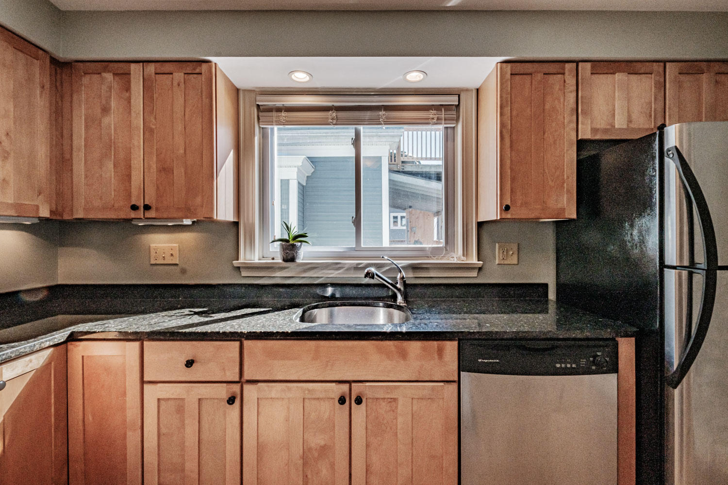 80 Vesper Street, Unit 2 Portland, ME 04101 - Photo 17 of 42 20200220gp-61042