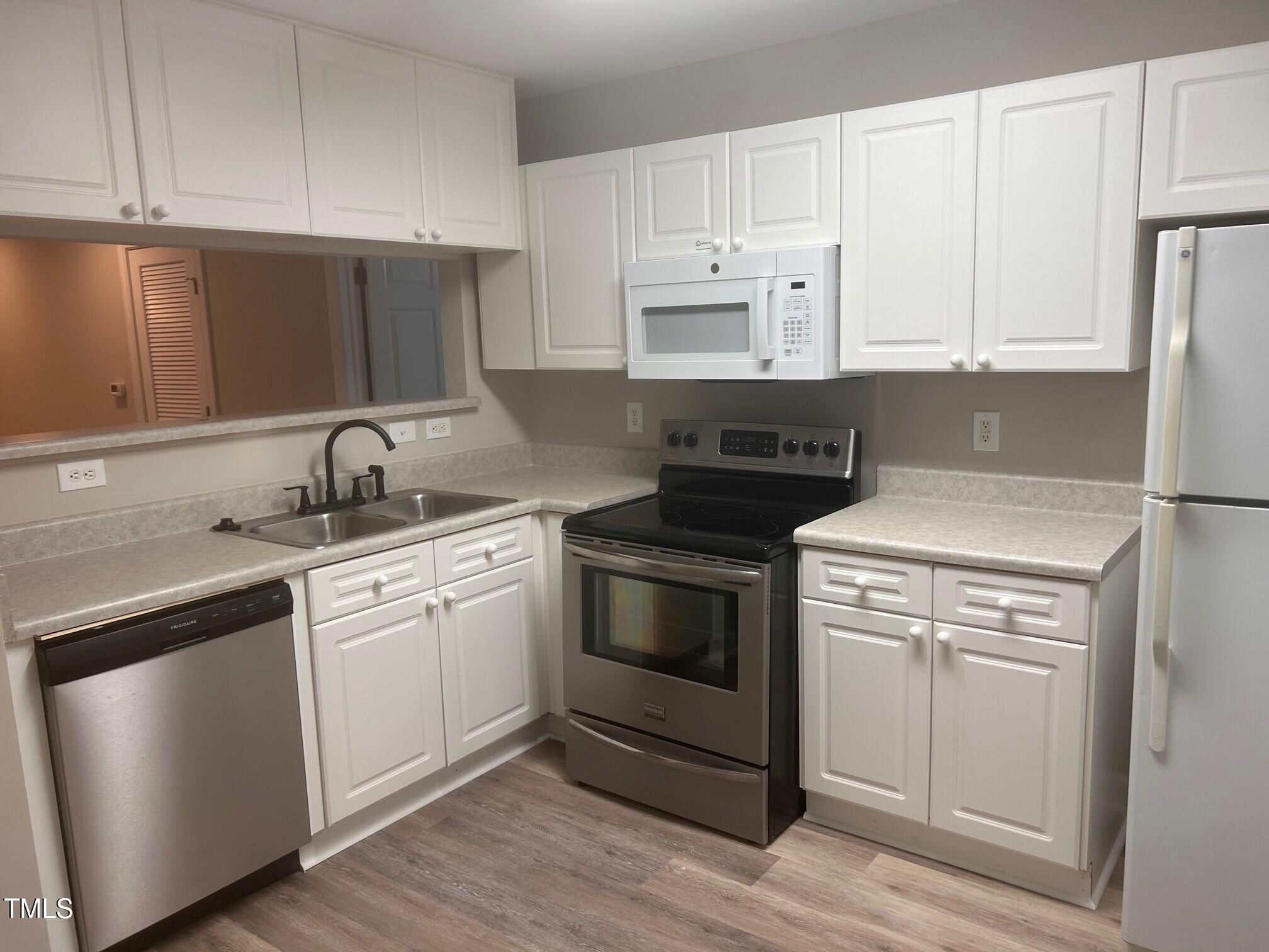 929 Morreene Road, Unit C15 Durham, NC 27705 - Photo 9 of 10 C15 kitchen