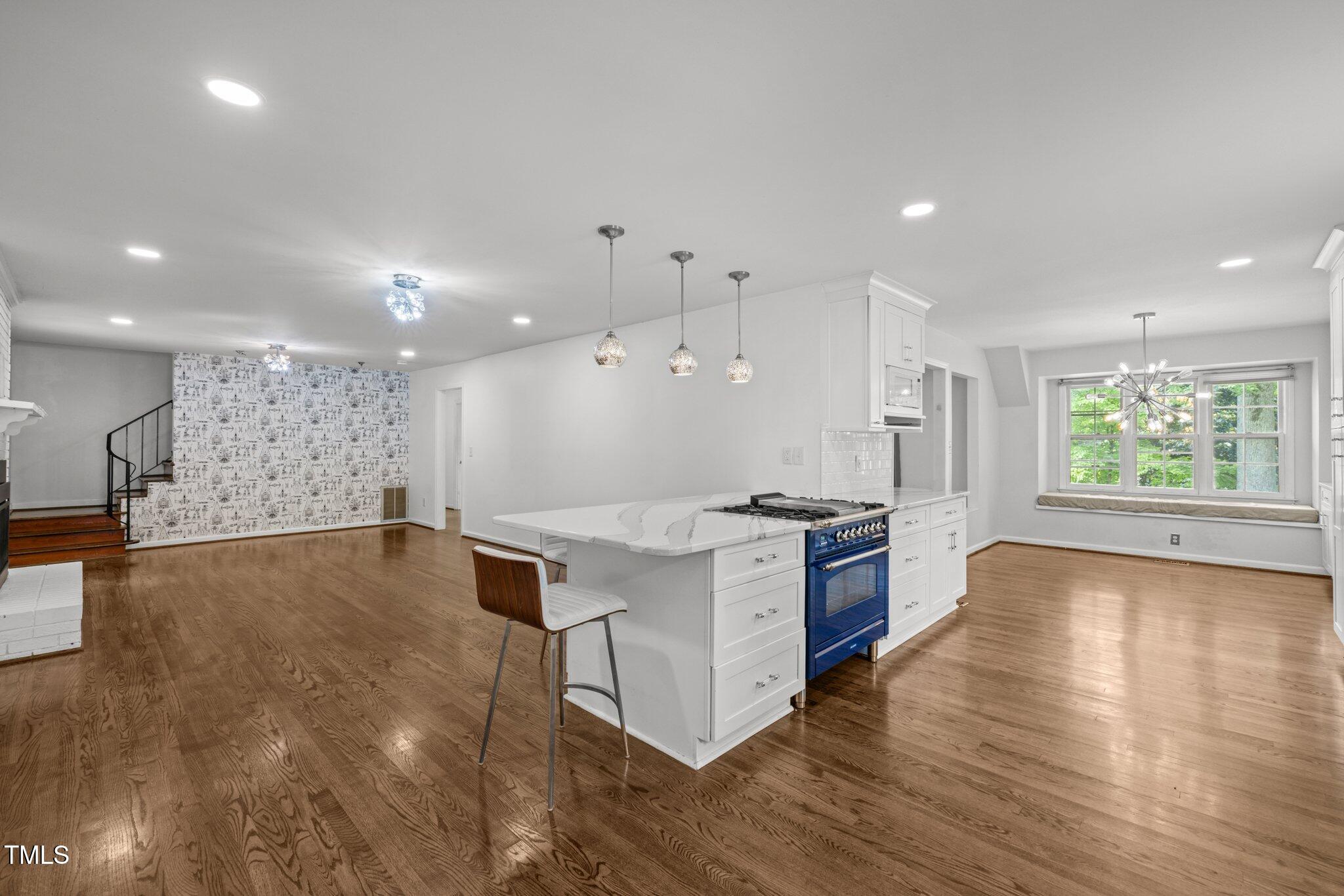 3516 Swift Drive Raleigh, NC 27606 - Photo 4 of 53 7-web-or-mls-5Z8A6529