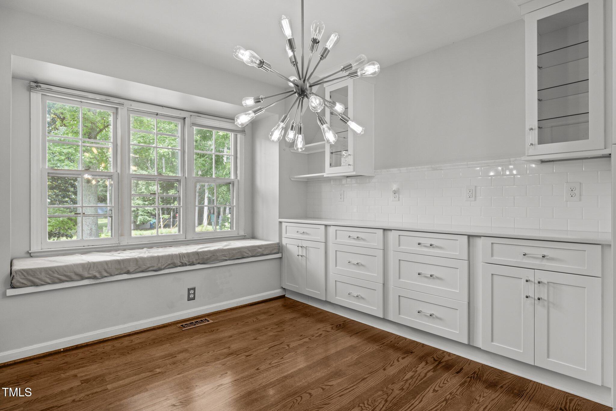 3516 Swift Drive Raleigh, NC 27606 - Photo 8 of 53 12-web-or-mls-5Z8A6544