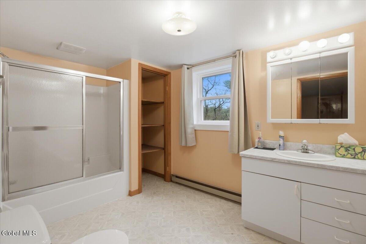 474 Groveside Road Pittstown, NY 12090 - Photo 21 of 26 Bathroom