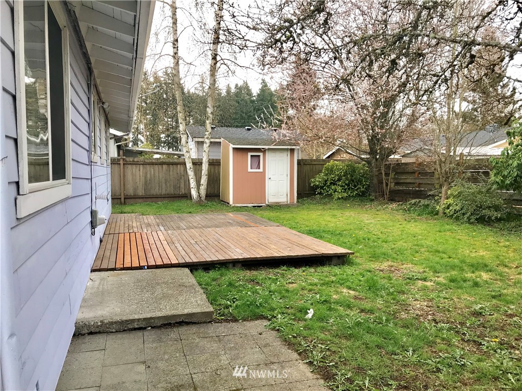 3725 Northeast 10th Street Renton, WA 98056 - Photo 10 of 12 Gallery Image 10