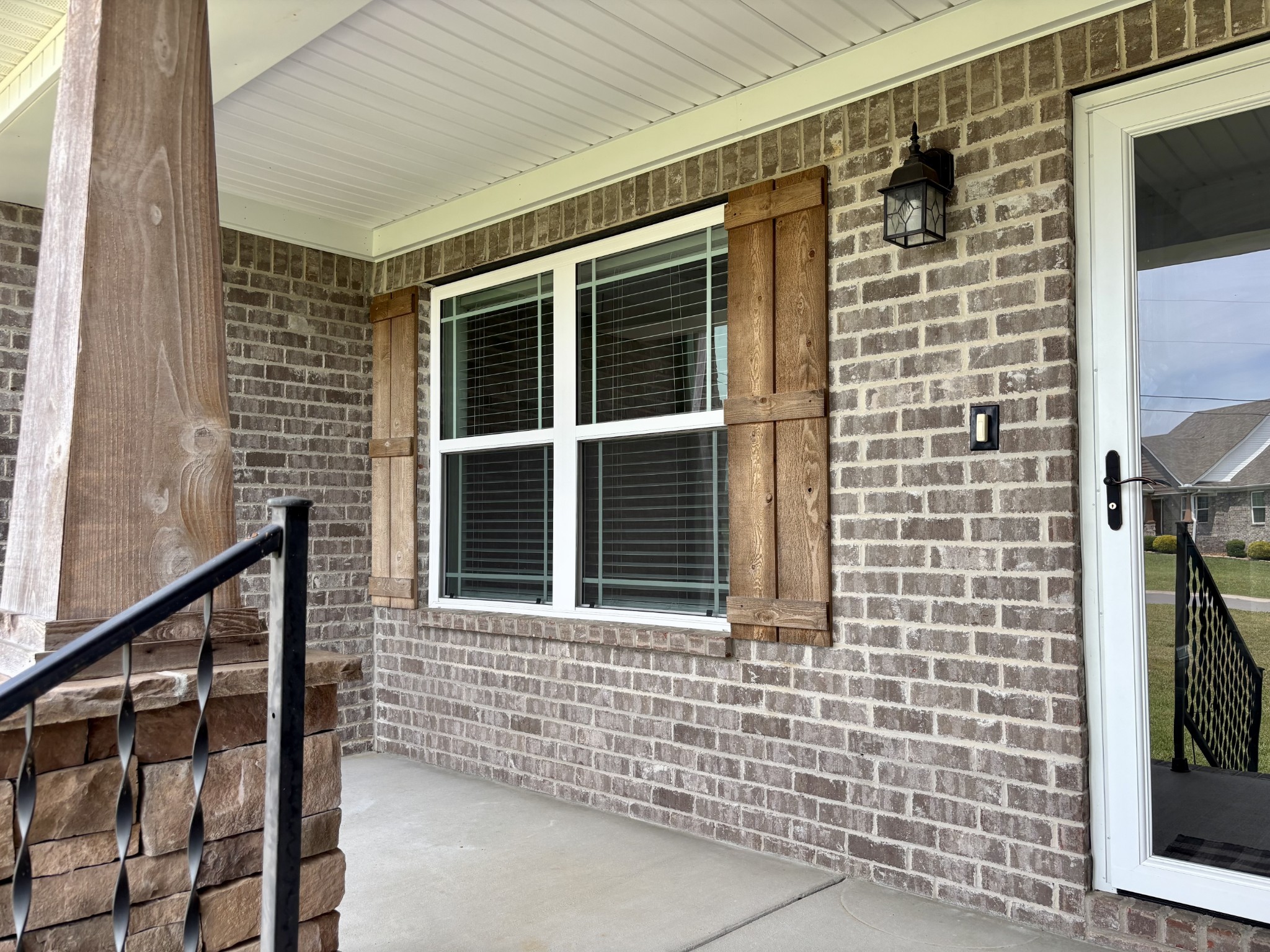 51 Regency Place Manchester, TN 37355 - Photo 2 of 27 a view of door