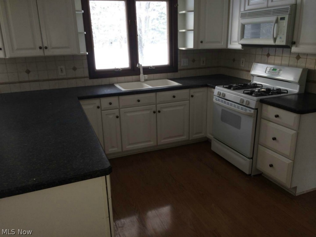 19336 Howe Road Strongsville, OH 44136 - Photo 5 of 10