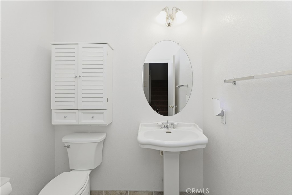 16176 Setting Sun Circle Riverside, CA 92503 - Photo 22 of 52 Guest Bathroom