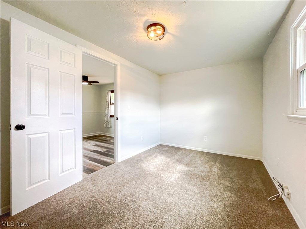 663 Mannering Road Eastlake, OH 44095 - Photo 23 of 33 1st floor bedroom #1