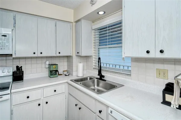 $7,500 | 116 Vista Hermosa Circle, Unit 308C, Sarasota, FL 34242