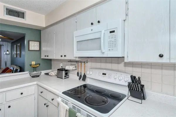 $7,500 | 116 Vista Hermosa Circle, Unit 308C, Sarasota, FL 34242