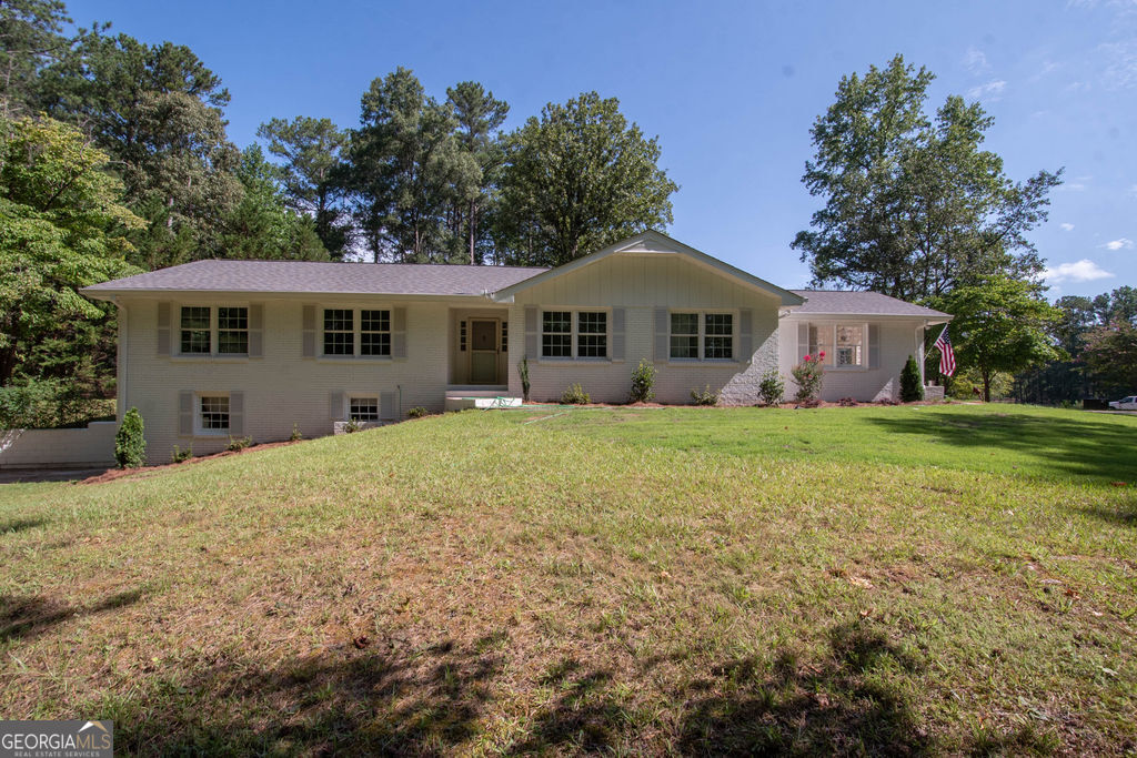 183 Busbin Road Fayetteville, GA 30215 - Photo 3 of 35 Gallery Image 3