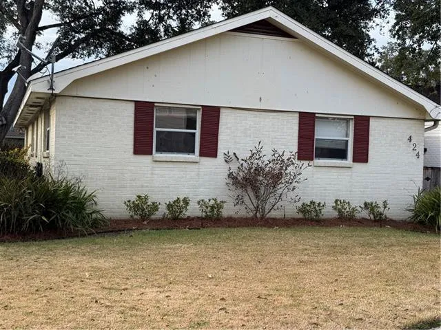 $2,300 | 424 Celeste Avenue, River Ridge, LA 70123